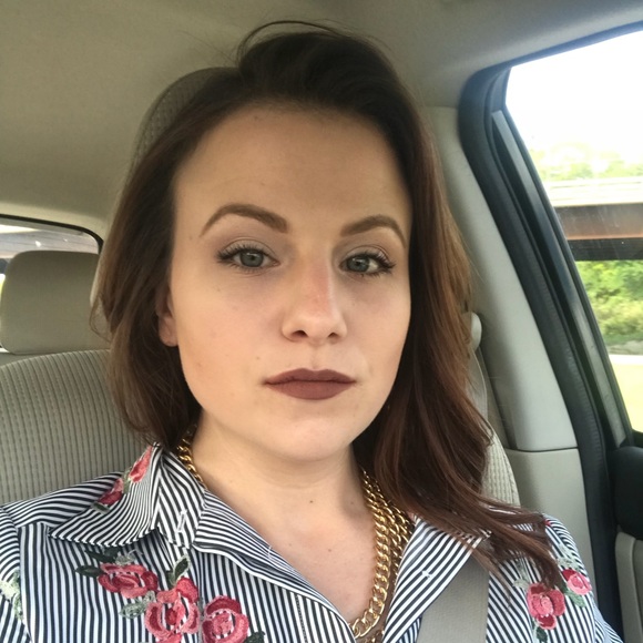 Meet the Posher Other - Meet your Posher, Amelia